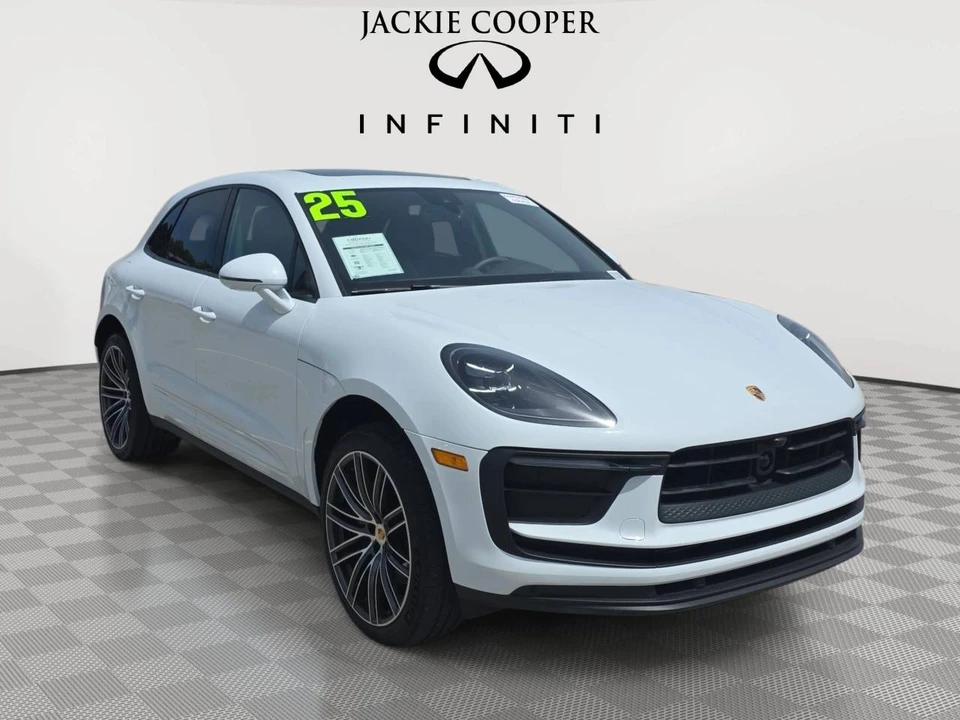2025 Porsche Macan - Image 3 of 5