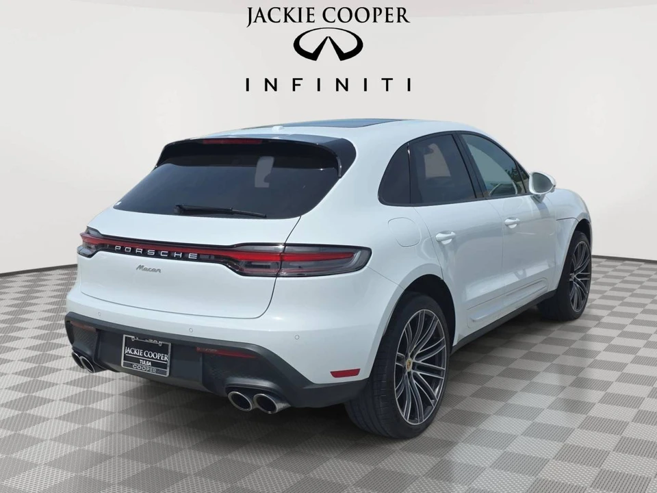 2025 Porsche Macan - Image 5 of 5