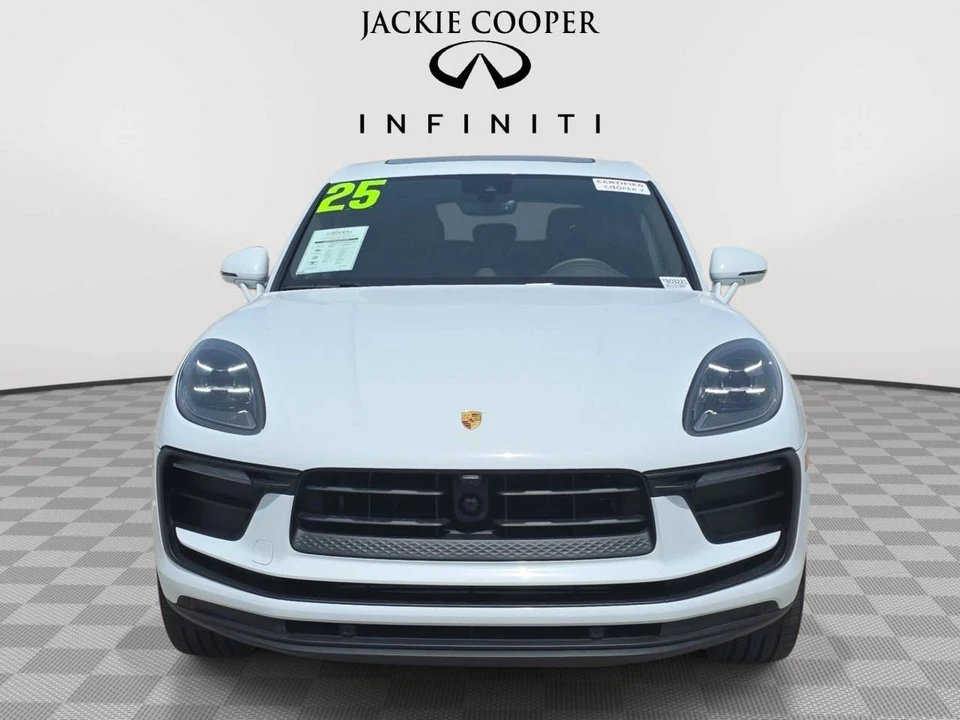 2025 Porsche Macan - Image 2 of 5