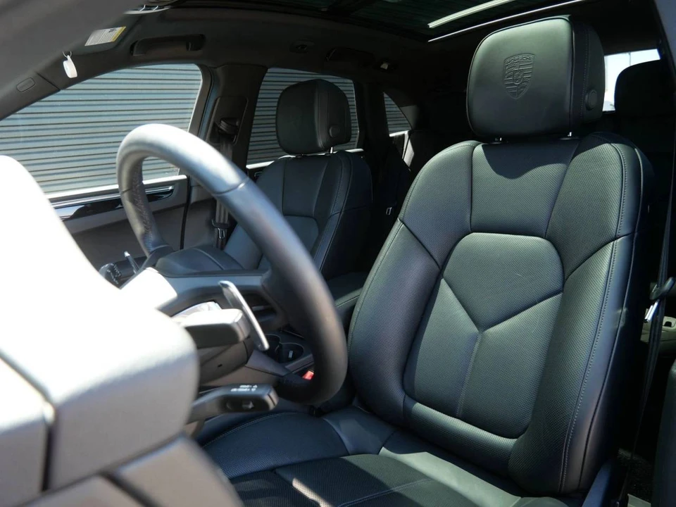 2025 Porsche Macan - Image 5 of 5
