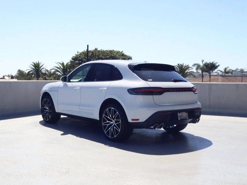 2025 Porsche Macan Electric - Image 3 of 5
