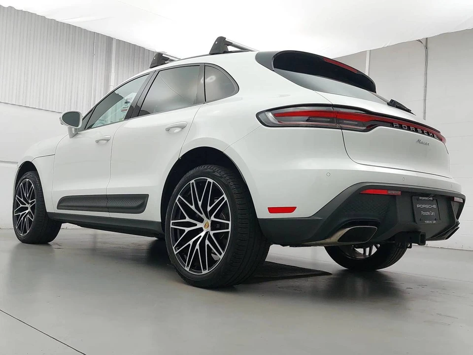 2025 Porsche Macan Electric - Image 3 of 5