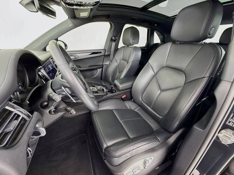 2025 Porsche Macan - Image 5 of 5