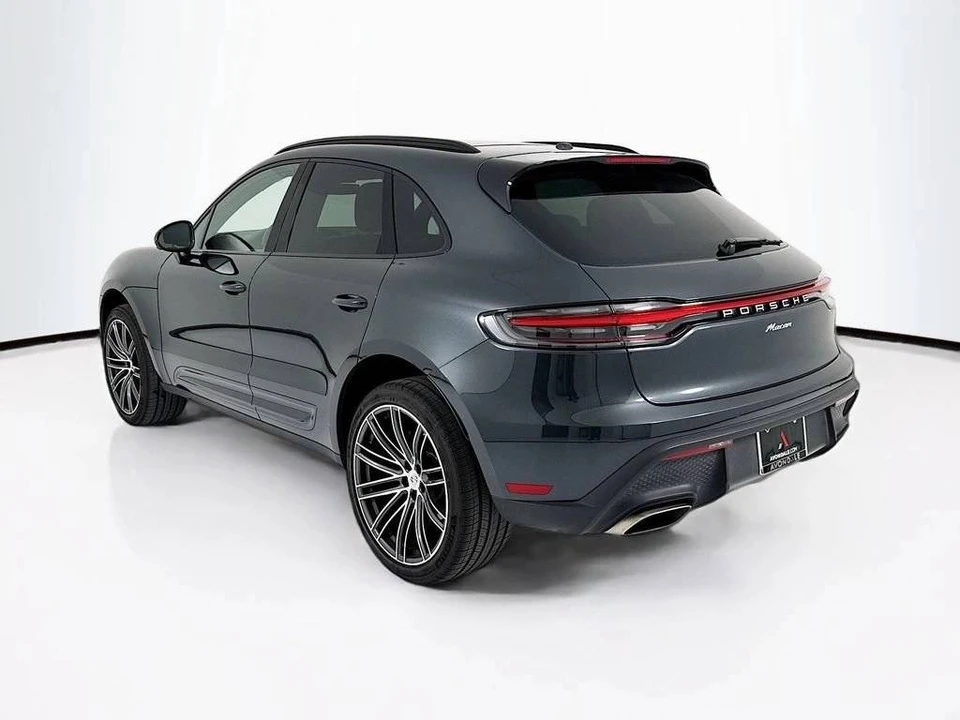 2025 Porsche Macan - Image 3 of 5