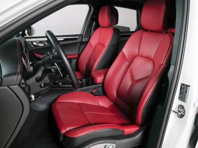 2025 Porsche Macan Electric - Image 5 of 5