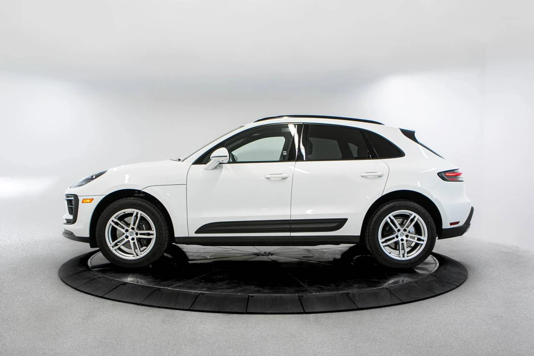 2025 Porsche Macan Electric - Image 2 of 5