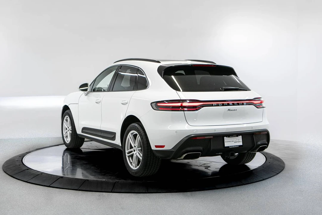 2025 Porsche Macan Electric - Image 3 of 5