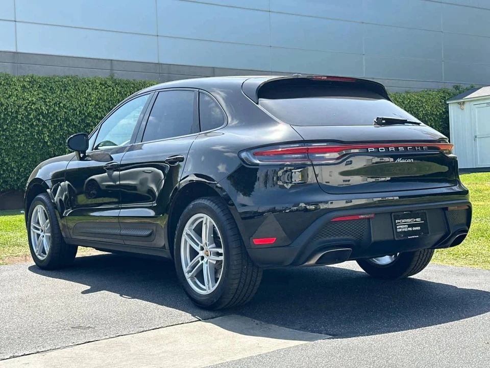 2025 Porsche Macan Electric - Image 3 of 4