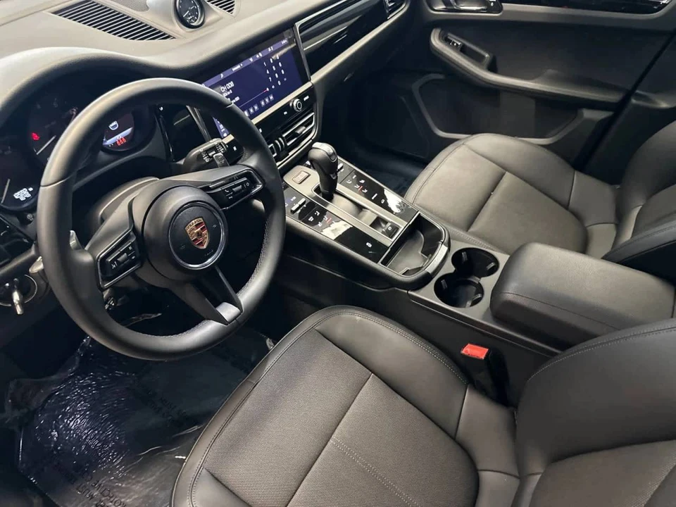 2025 Porsche Macan Electric - Image 4 of 4