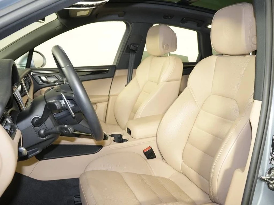 2025 Porsche Macan - Image 5 of 5