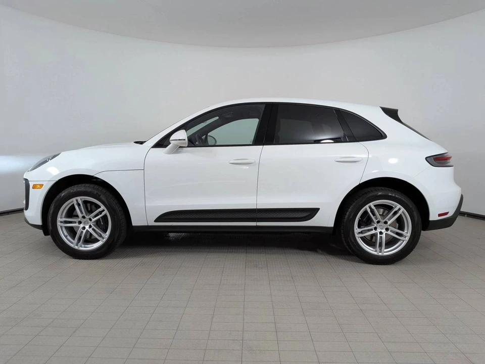 2025 Porsche Macan - Image 2 of 5