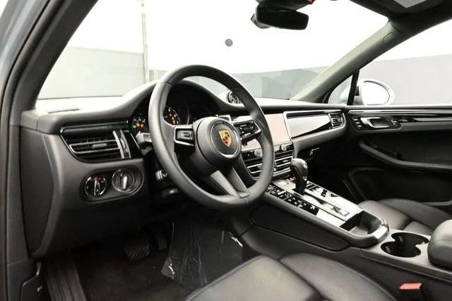 2025 Porsche Macan Electric - Image 4 of 5