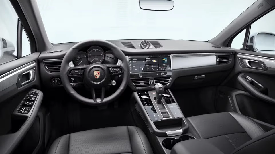 2025 Porsche Macan - Image 27 of 30