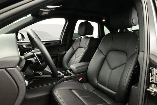 2025 Porsche Macan Electric - Image 5 of 5