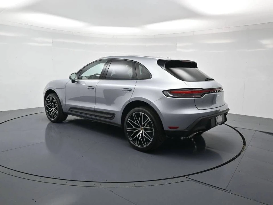 2025 Porsche Macan Electric - Image 3 of 4