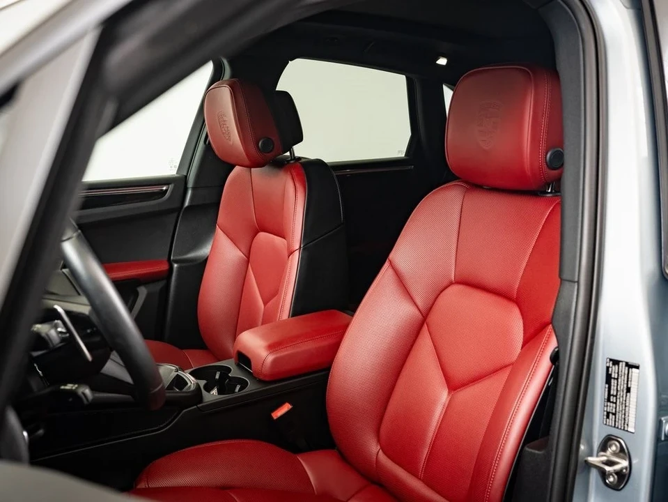 2025 Porsche Macan - Image 5 of 21