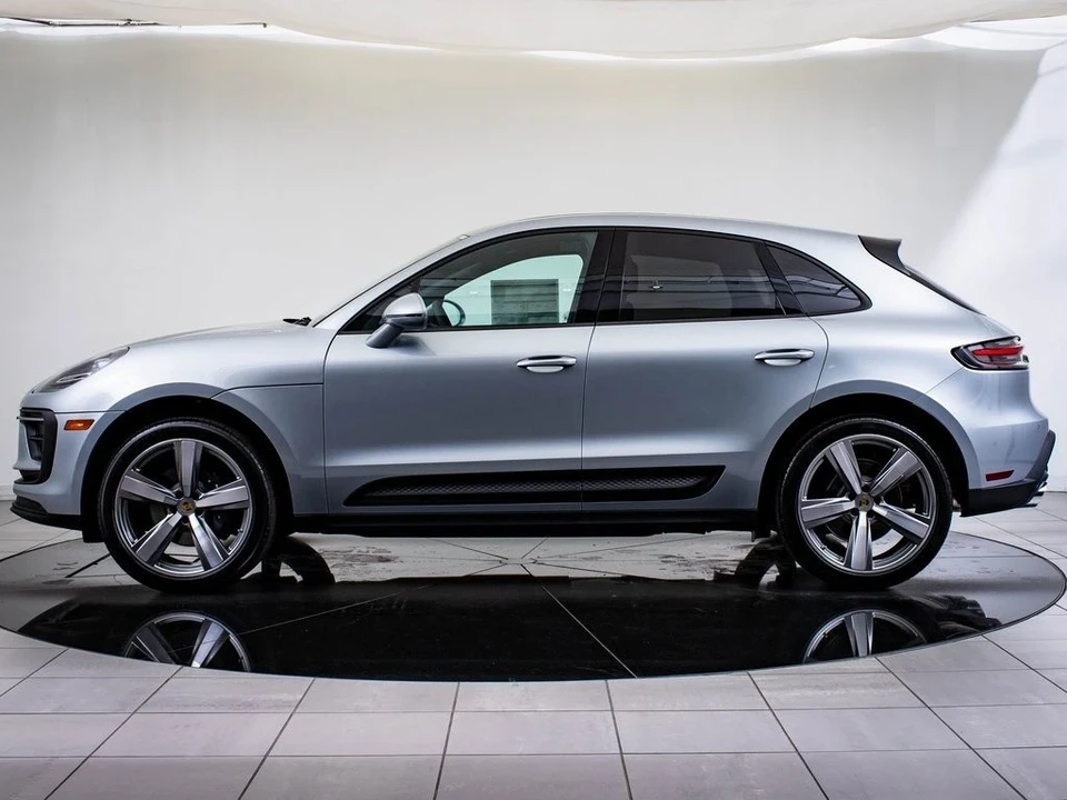 2025 Porsche Macan - Image 2 of 21