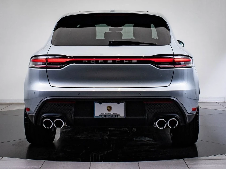 2025 Porsche Macan - Image 7 of 21