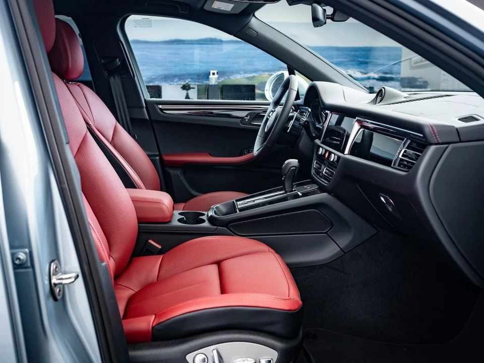2025 Porsche Macan - Image 21 of 21