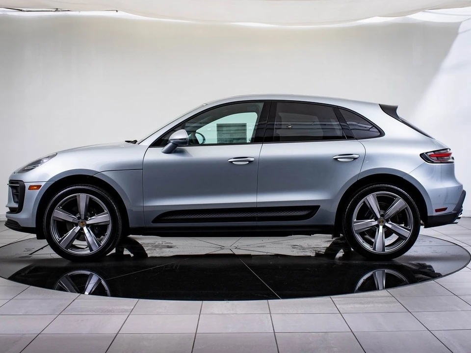 2025 Porsche Macan - Image 2 of 21