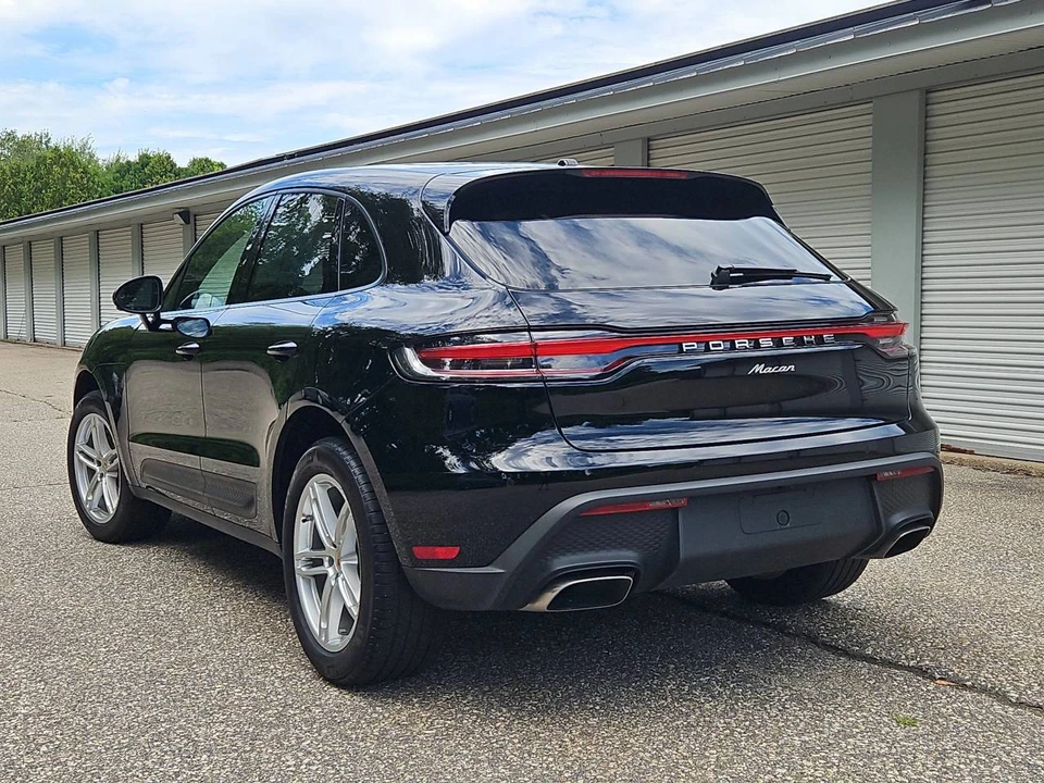 2025 Porsche Macan Electric - Image 4 of 5