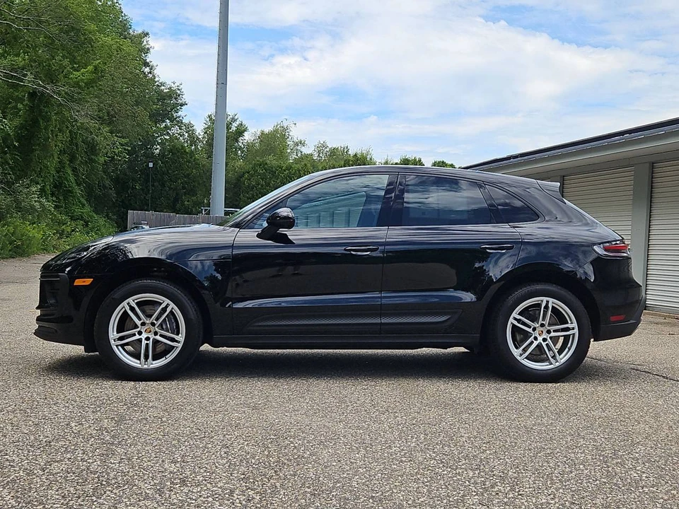 2025 Porsche Macan Electric - Image 2 of 5