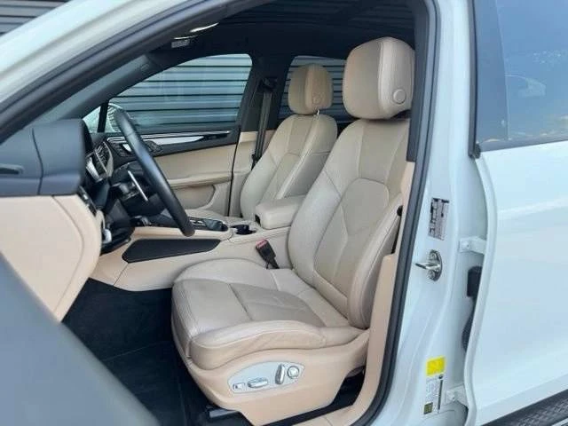 2025 Porsche Macan Electric - Image 5 of 5