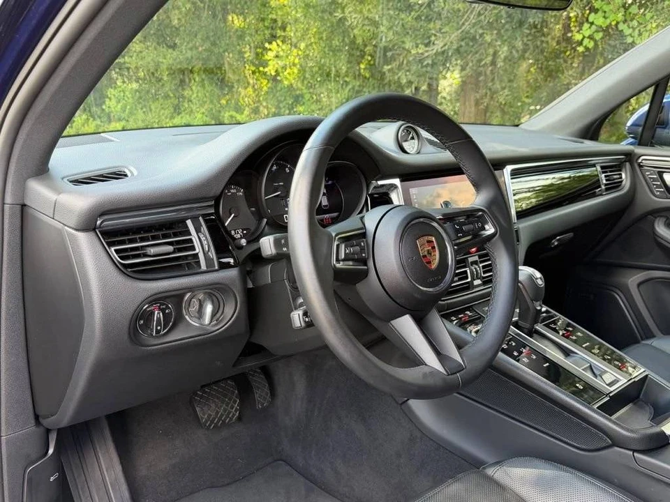 2025 Porsche Macan Electric - Image 4 of 4
