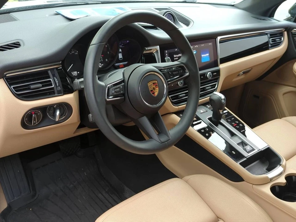 2025 Porsche Macan Electric - Image 4 of 4