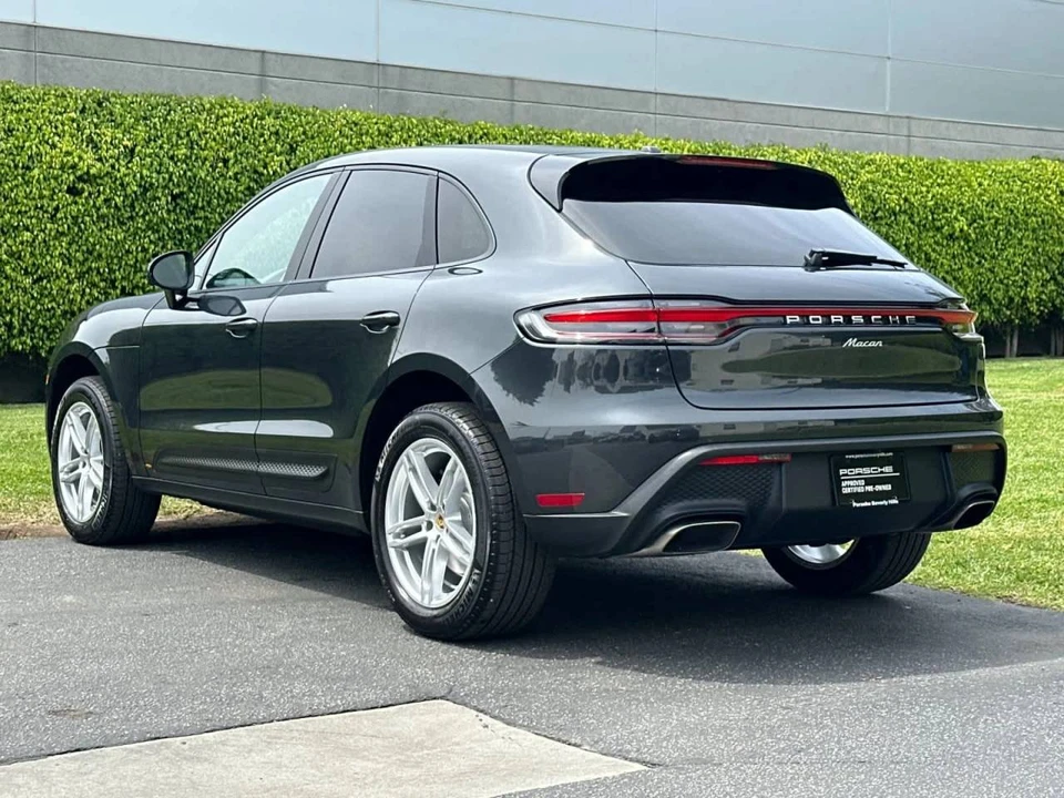 2025 Porsche Macan Electric - Image 3 of 4