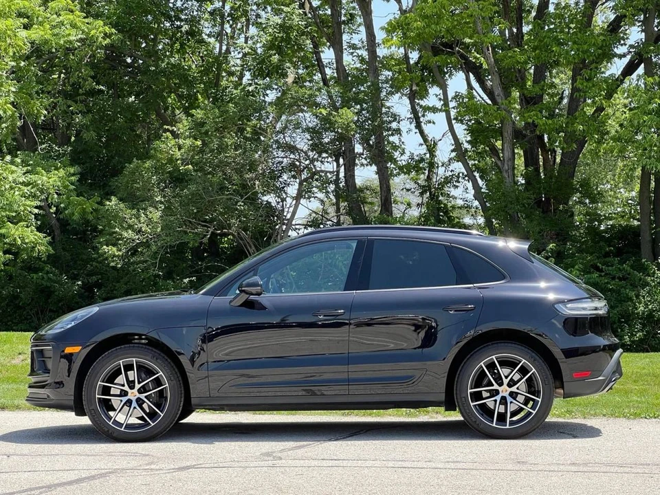 2025 Porsche Macan Electric - Image 2 of 5