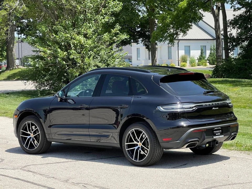 2025 Porsche Macan Electric - Image 3 of 5