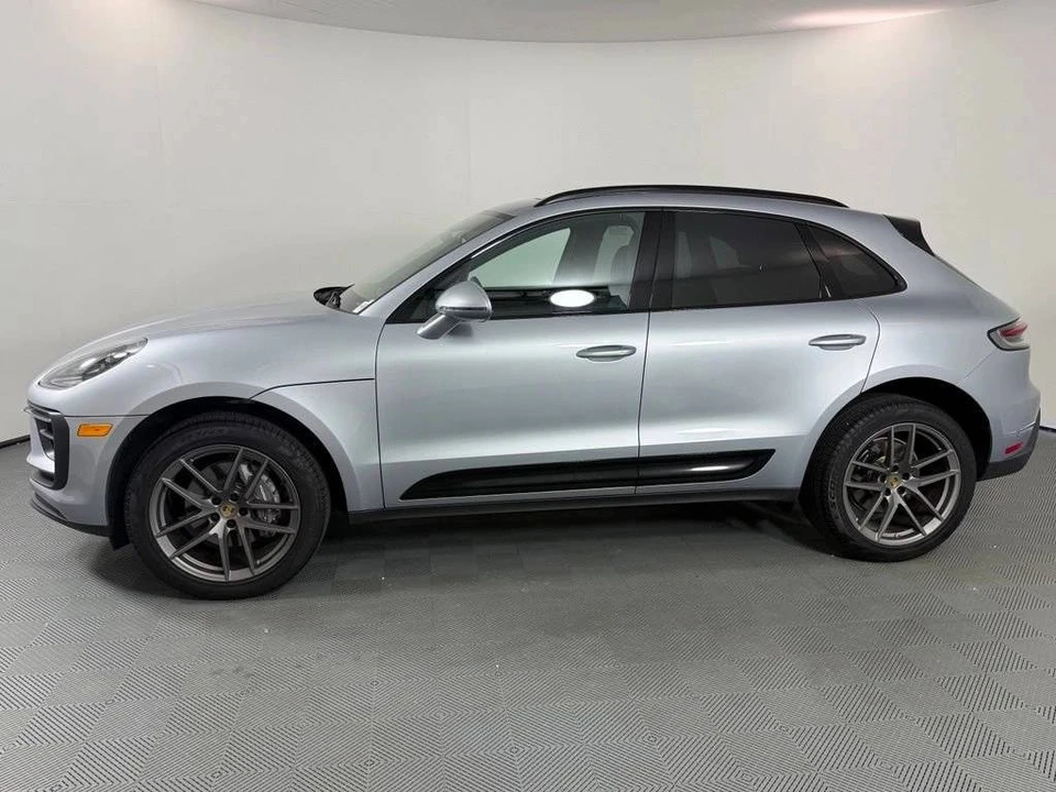 2025 Porsche Macan Electric - Image 2 of 5