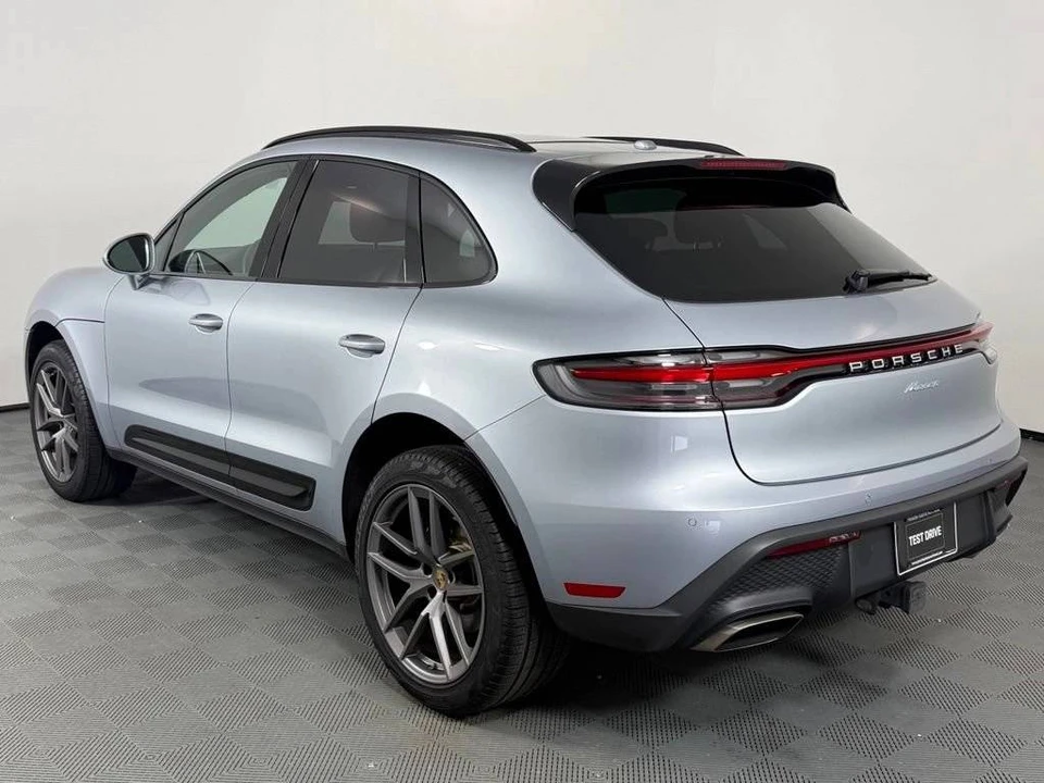 2025 Porsche Macan Electric - Image 3 of 5