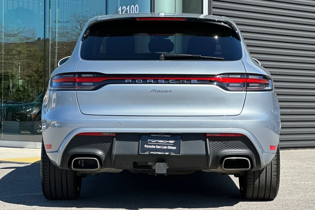 2025 Porsche Macan - Image 7 of 21