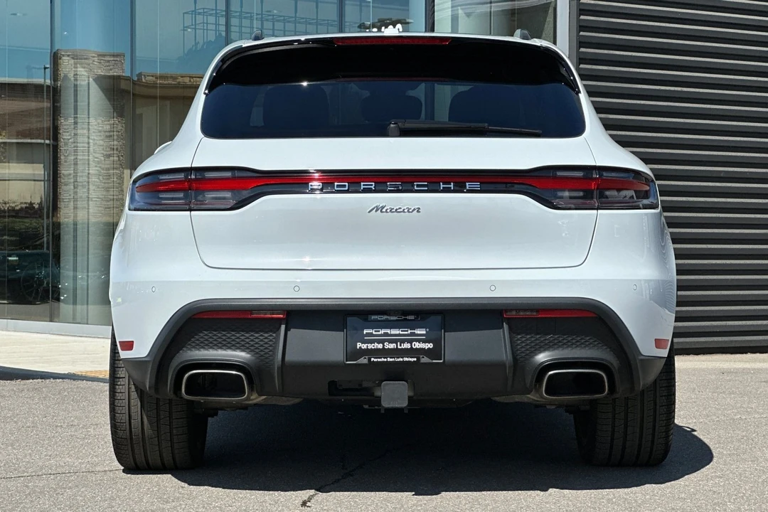 2025 Porsche Macan - Image 7 of 21