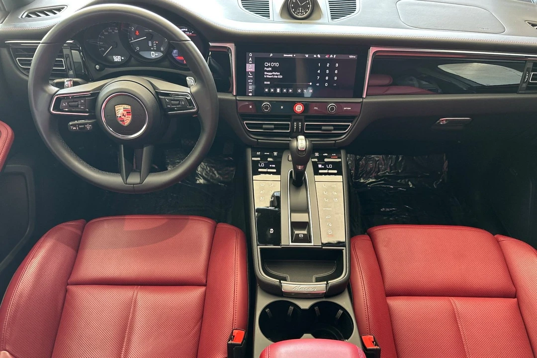 2025 Porsche Macan - Image 6 of 21