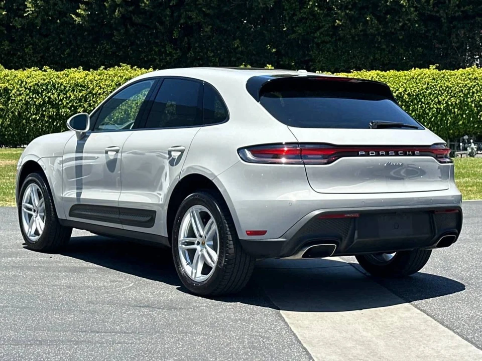 2025 Porsche Macan Electric - Image 3 of 4