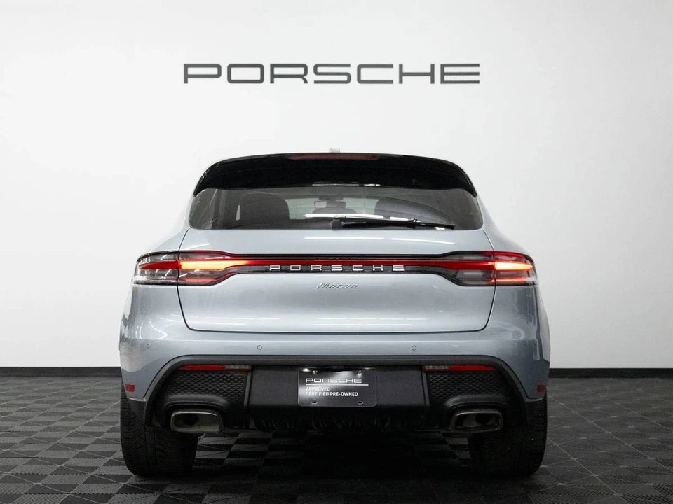 2025 Porsche Macan - Image 3 of 5