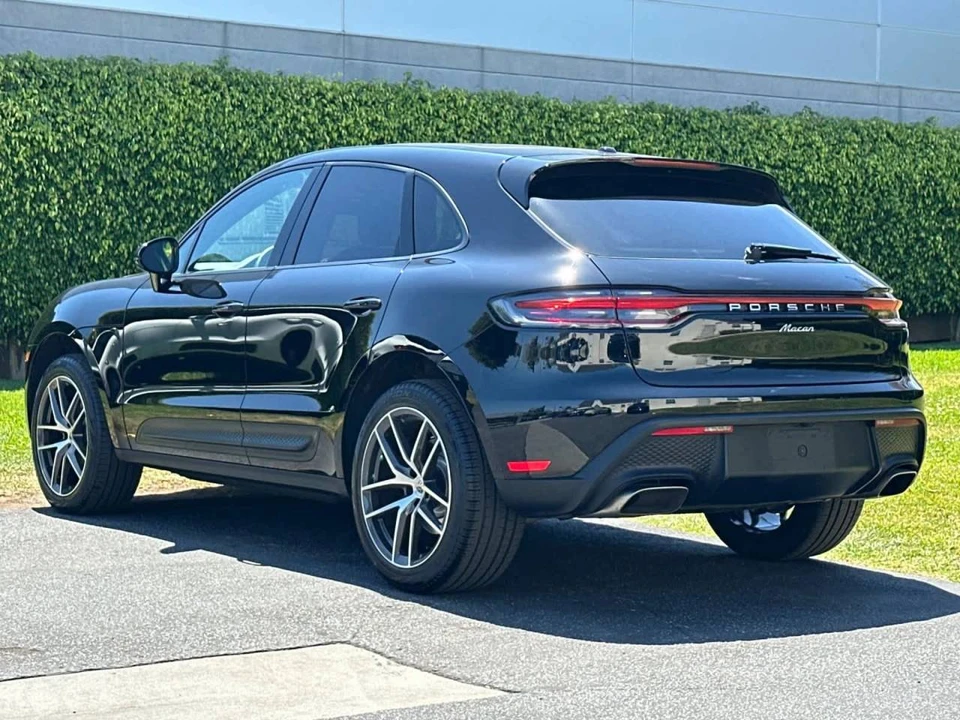 2025 Porsche Macan Electric - Image 3 of 4