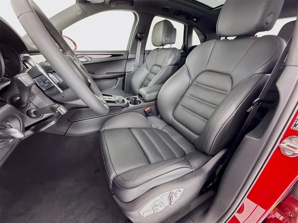 2025 Porsche Macan - Image 5 of 13