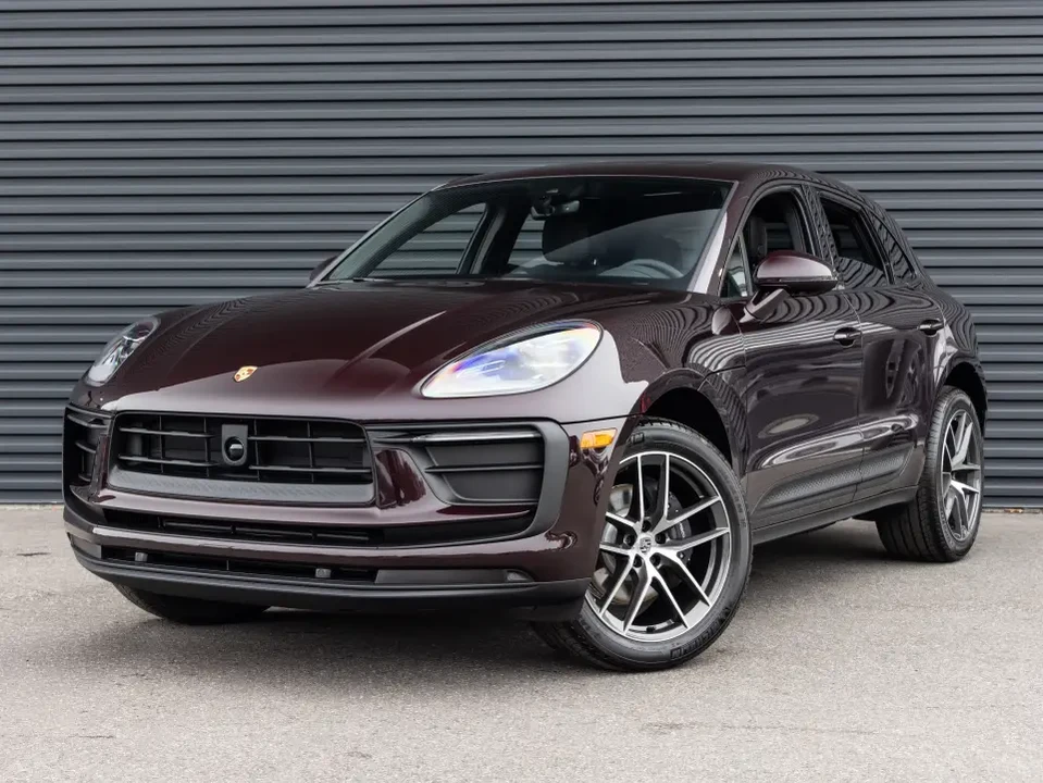 2025 Porsche Macan - Image 10 of 13