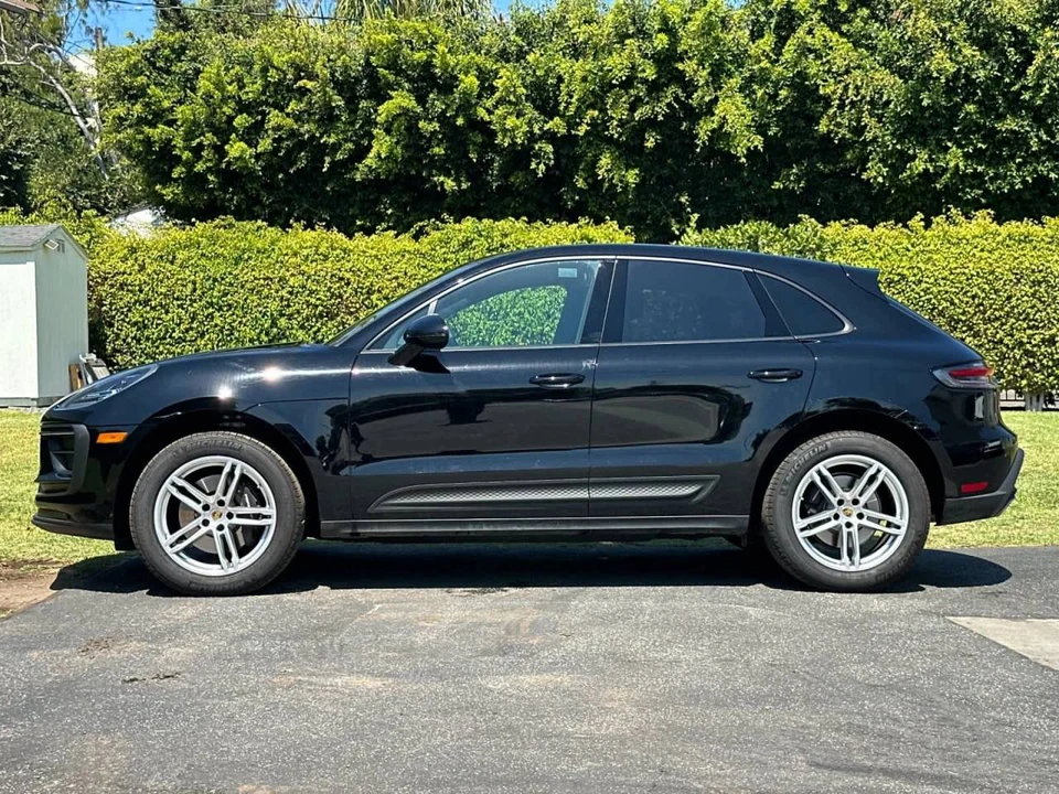 2025 Porsche Macan Electric - Image 2 of 4