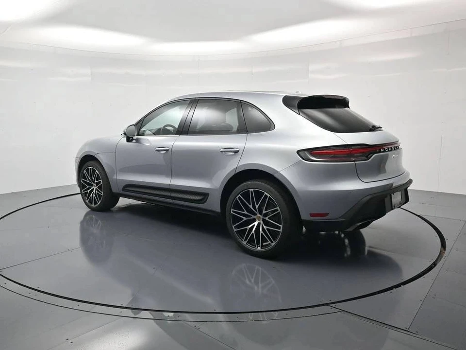 2025 Porsche Macan Electric - Image 3 of 5