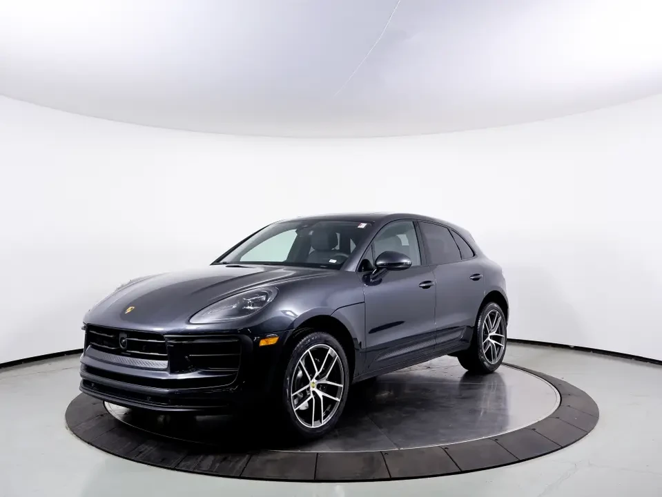 2025 Porsche Macan - Image 12 of 13