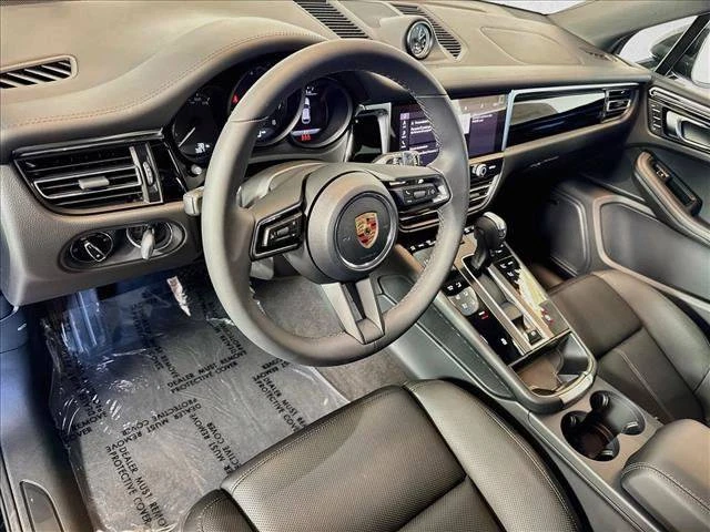 2025 Porsche Macan Electric - Image 4 of 5