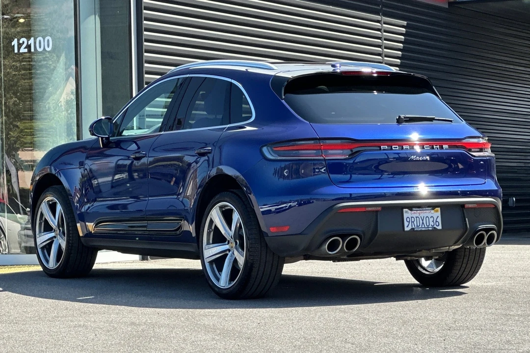 2025 Porsche Macan - Image 3 of 21