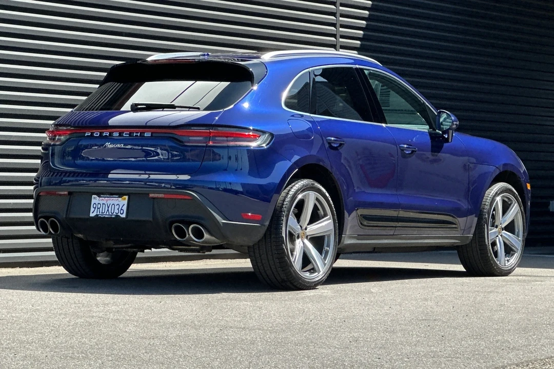 2025 Porsche Macan - Image 8 of 21