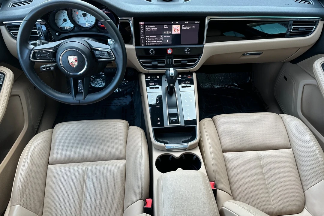 2025 Porsche Macan - Image 6 of 21