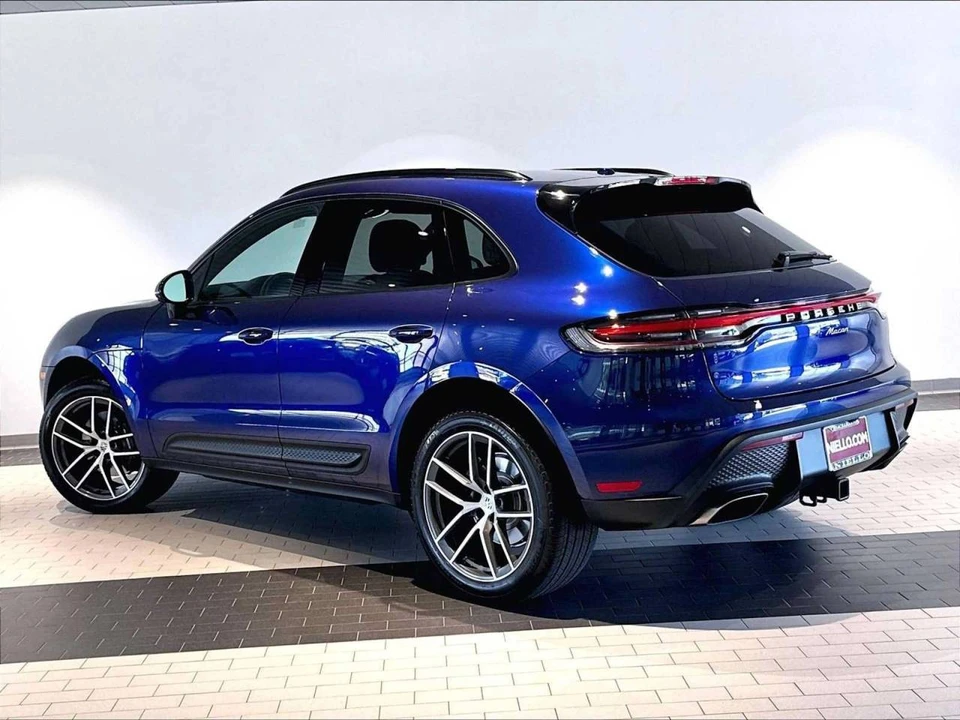 2025 Porsche Macan - Image 3 of 5